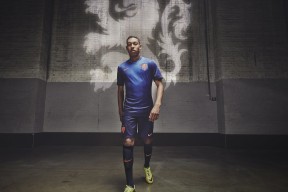 KAIYUNAPP-太阳队锋线火力全面爆发，太阳锋线群