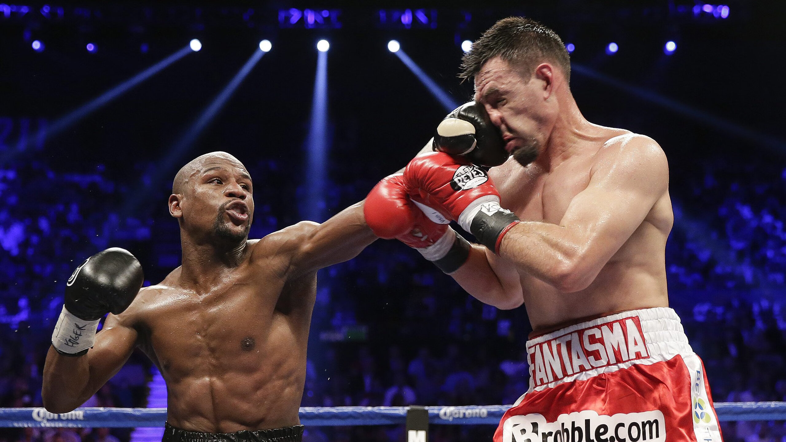 本菲卡前锋贡萨洛·拉莫斯完成致胜一球